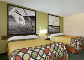 Super 8 by Wyndham Columbia City 4