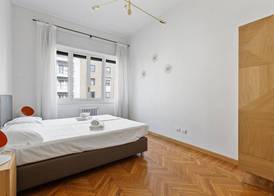 Roomy Apartment Duomo & San Babila 3