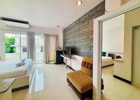 Ree- Riverside hotel 3