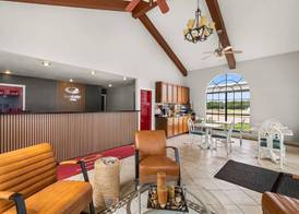 Econo Lodge Belton 3