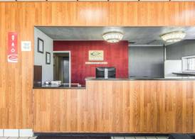 Econo Lodge 3