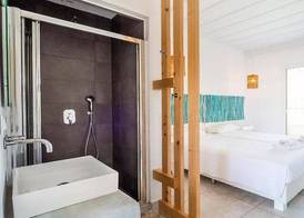 Serena Hotel 4
