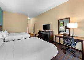 Red Lion Inn & Suites Blue Springs 5