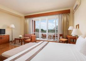 Inya Lake Hotel Yangon 3