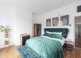 Charming 5-bed House in Birmingham 2