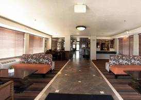 Oxnard Inn Lancaster 4