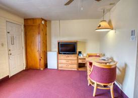 Kiva Motel 4