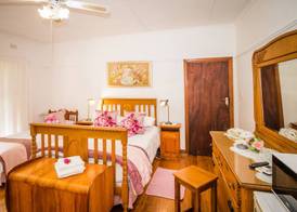 Homestead Bed and Breakfast - Travel Addo Group 5