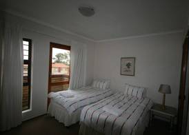 Hotel-styled apartment Spare room shared space Fourways 4