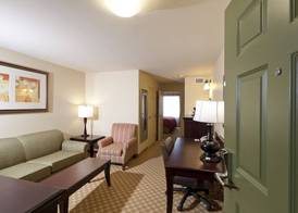 Holiday Inn & Suites BARSTOW by IHG 4
