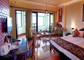 Camelot Resort 3