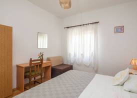 Apartments near beach Babic 3