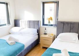 Tudors eSuites Balcony Apartment 3