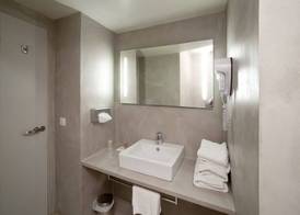 Hotel Le Cardinal Rueil Centre 5