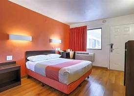 Super 8 by Wyndham Walnut Creek 3