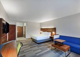 Holiday Inn Express & Suites DALLAS LEWISVILLE by IHG 3