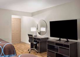 Super 8 by Wyndham Fallon 5