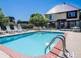 ECONO LODGE 5