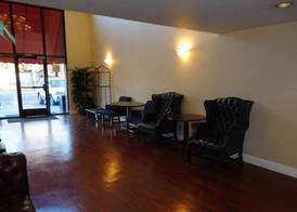 University Square Hotel 2