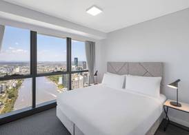 Meriton Suites Adelaide Street, Brisbane 5