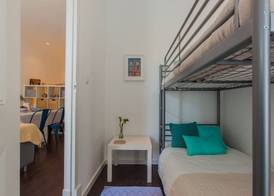 Typical Light Filled Graça Apt w AC, By TimeCooler 4