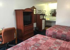 Huggy Bear Motel - Warren 2