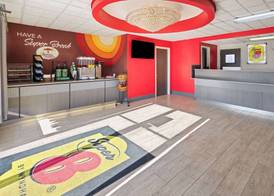 Super 8 by Wyndham Hazleton 4