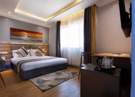 Raha Hotel & Suites 4