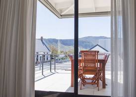 Marine Square Luxury Suites 5