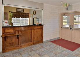 Americas Best Value Inn & Suites-Winnie 3