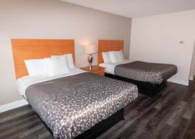 Borden Inn & Suites 5
