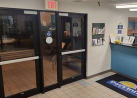 Days Inn by Wyndham Austin 2