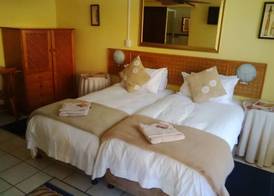 Flintstones Guest House Durban 3