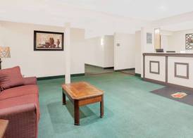 Super 8 by Wyndham Middletown 3