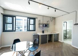 Inn & Out Plus Rosebank 2