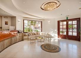 Elina Hotel Apartments 3