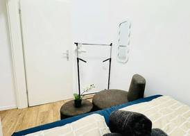 Simple Private Room Steps from Augarten 4