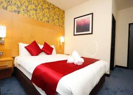 Acorn Lodge Hotel Gatwick & Parking 2