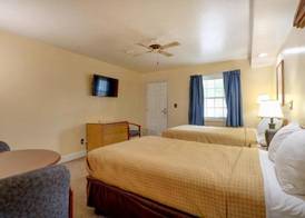 Brookside Inn & Cottages 2