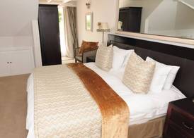 Abbey Manor Luxury Guesthouse 4