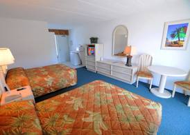 Riviera Resort & Suites 4