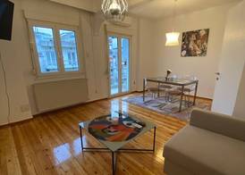 Modern, centrally located apartment 4