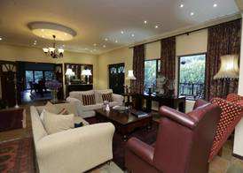 Shangri-La Manor - Adults Only 3