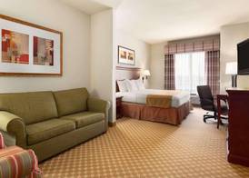 Country Inn & Suites by Radisson, Tifton, GA 5