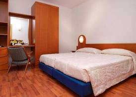 Aparthotel Englovacanze 4