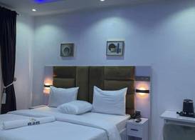 HOTEL LOS REYES 2