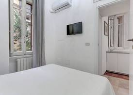 Charming Bright Colosseum apartment 4