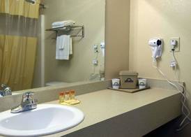 Days Inn by Wyndham Centre 5