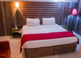 Glee Hotel 5