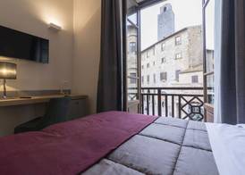 Hotel La Cisterna 5